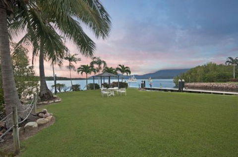 Hinchinbrook Marine Cove Motel - Accommodation Burleigh 6