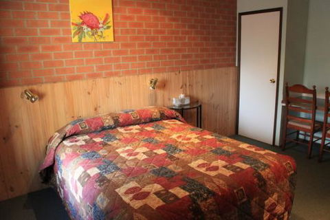 Catalina Motel Lake Macquarie - Accommodation Burleigh 1