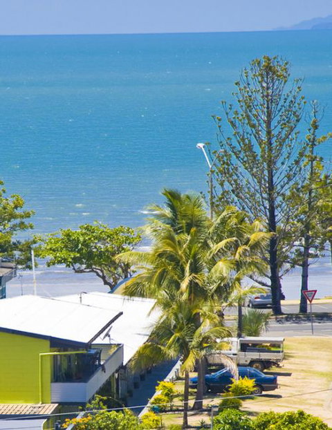 Surfside Motel - Yeppoon - Accommodation Burleigh 0