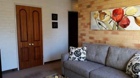 Cousins Motor Inn - Accommodation Burleigh 18