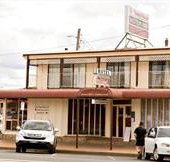 Town House Motor Inn - Accommodation Burleigh