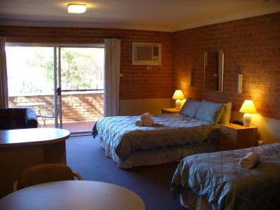 Huskisson Beach Motel - Accommodation Burleigh 1