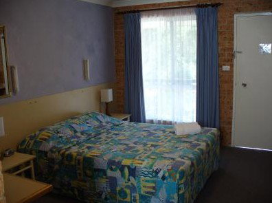 Huskisson Beach Motel - Accommodation Burleigh 4