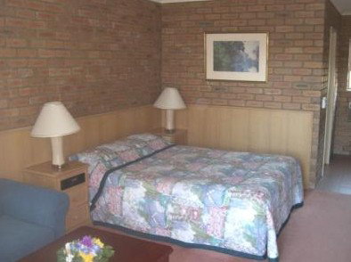 Summerhill Motor Inn - Accommodation Burleigh 3