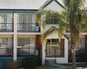 Quest Tamworth - Accommodation Burleigh 5