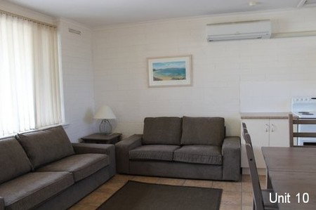 Seavista Holiday Units - Accommodation Burleigh 4