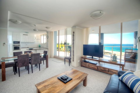 Beaches International - Accommodation Burleigh 4