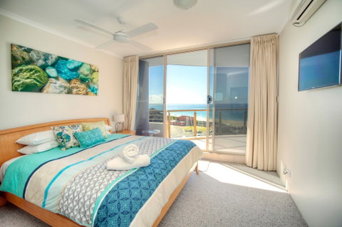 Beaches International - Accommodation Burleigh 5
