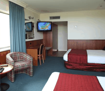 Berri Resort Hotel - Accommodation Burleigh