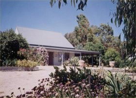 Brackley Cottage - Accommodation Burleigh 0