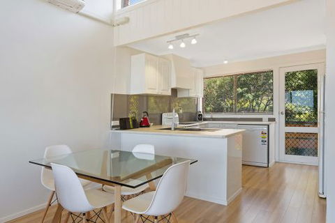 Panoramic Townhouses By Lisa - Accommodation Burleigh 9