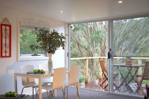 Springs Creek - Accommodation Burleigh 5