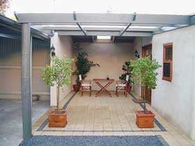 Mcintyre Cottage B&b - Accommodation Burleigh 0