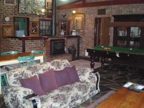 Eagle Foundry B & B - Accommodation Burleigh 2