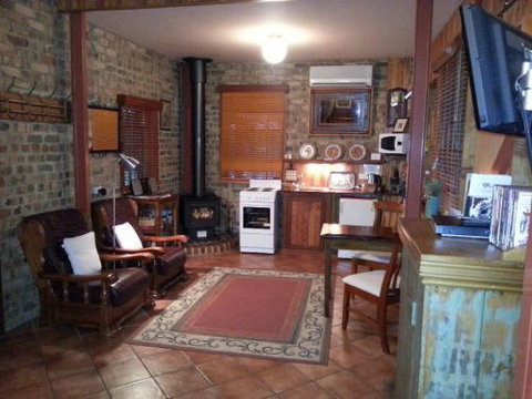 Eagle Foundry B & B - Accommodation Burleigh 3