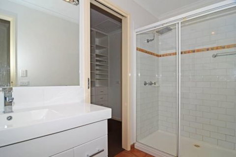 Barrakee Beach House - Accommodation Burleigh 4