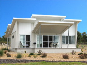 Azjure - Accommodation Burleigh 0