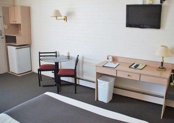 Econo Lodge Tamworth - Accommodation Burleigh 55