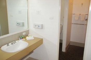 Econo Lodge Tamworth - Accommodation Burleigh 65