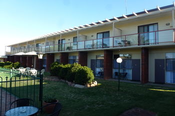 Econo Lodge Tamworth - Accommodation Burleigh 69