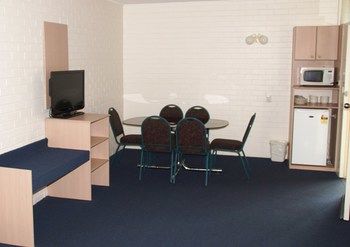 Econo Lodge Tamworth - Accommodation Burleigh 81