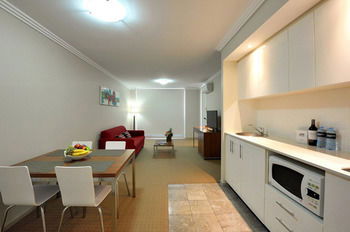 APX Darling Harbour - Accommodation Burleigh 16