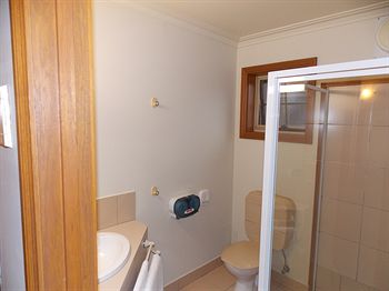 Bell Motel - Accommodation Burleigh 1