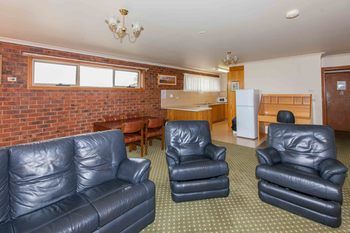 Bell Motel - Accommodation Burleigh 21