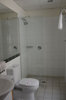 YTI Garden Hotel - Accommodation Burleigh 0