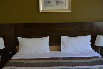 YTI Garden Hotel - Accommodation Burleigh 5