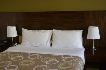 YTI Garden Hotel - Accommodation Burleigh 6