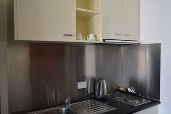 YTI Garden Hotel - Accommodation Burleigh 7