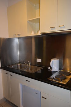 YTI Garden Hotel - Accommodation Burleigh 9