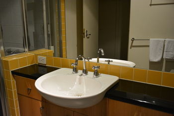 YTI Garden Hotel - Accommodation Burleigh 24