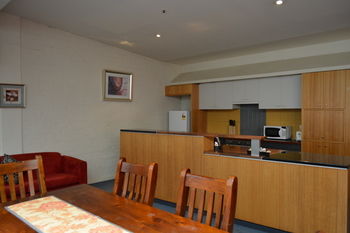 YTI Garden Hotel - Accommodation Burleigh 25