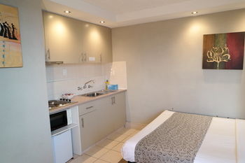 Parkville Place - Accommodation Burleigh 2
