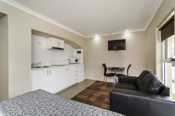 Parkville Place - Accommodation Burleigh 19
