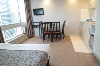 Parkville Place - Accommodation Burleigh 24