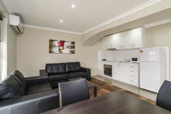 Parkville Place - Accommodation Burleigh 26