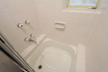 Drummond Apartments Services - Accommodation Burleigh 2