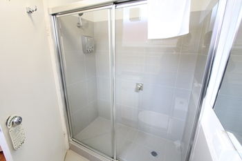 Drummond Apartments Services - Accommodation Burleigh 5