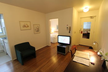 Drummond Apartments Services - Accommodation Burleigh 17