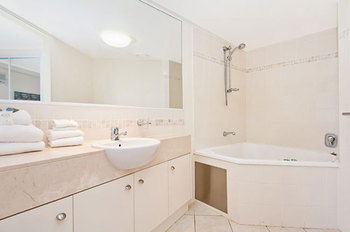 ULTIQA Shearwater Resort - Accommodation Burleigh 14