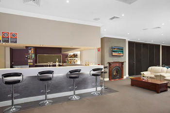 Checkers Resort & Conference Centre - Accommodation Burleigh 8