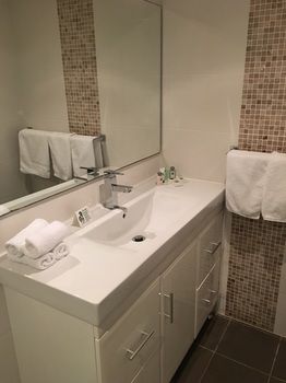 Checkers Resort & Conference Centre - Accommodation Burleigh 14