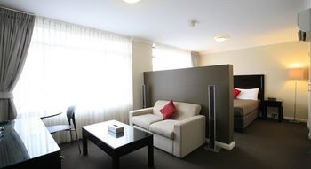 Checkers Resort & Conference Centre - Accommodation Burleigh 37
