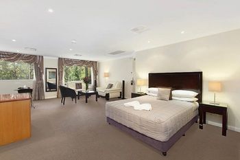 Checkers Resort & Conference Centre - Accommodation Burleigh 38