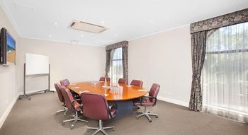 Checkers Resort & Conference Centre - Accommodation Burleigh 40