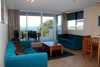84 The Spit - Accommodation Burleigh 13