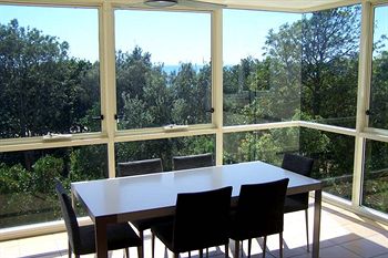 84 The Spit - Accommodation Burleigh 19